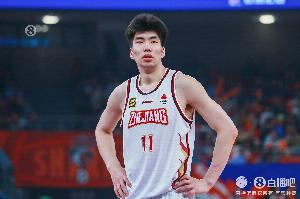 难挽败局！余嘉豪9中5拿到15分12板1断2帽 正负值-27最低