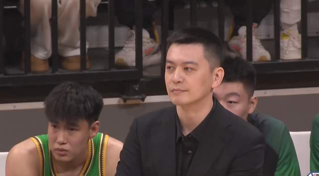 乐鱼体育-30分惨负广东！杨鸣回怼记者：不清楚你这个问题到底想表达什么？