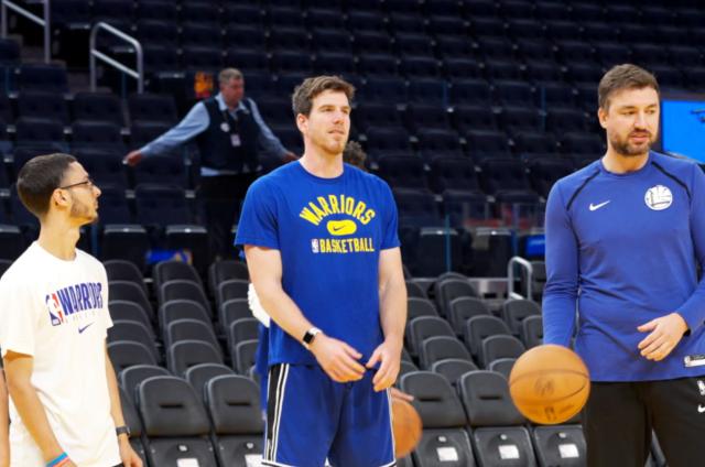 1668910263413066419.png leyu登录入口-【专访勇士录像剪辑师】和库里当同事是什么体验?