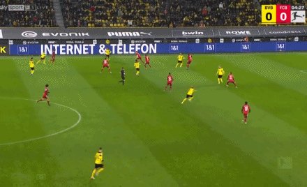 1638647312340054327.gif leyu官方入口-【德甲】胡梅尔斯送礼 莱万双响 拜仁客场3比2多特